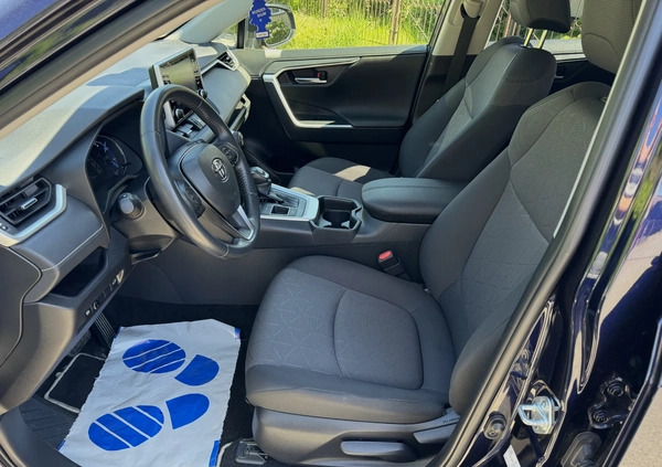 Toyota RAV4 cena 124999 przebieg: 79900, rok produkcji 2019 z Kobylin małe 781
